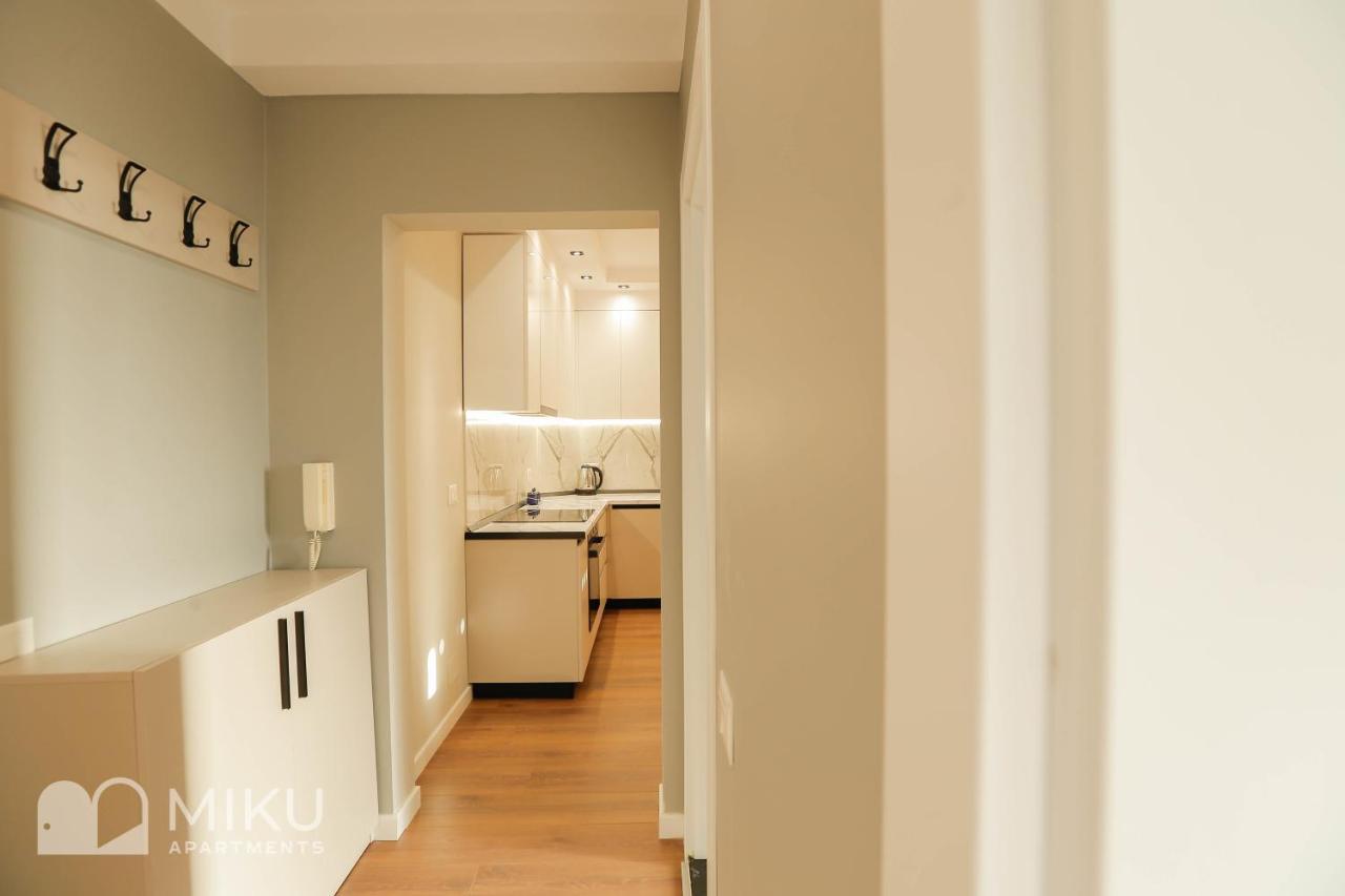 Miku Apartment Tirana Buitenkant foto