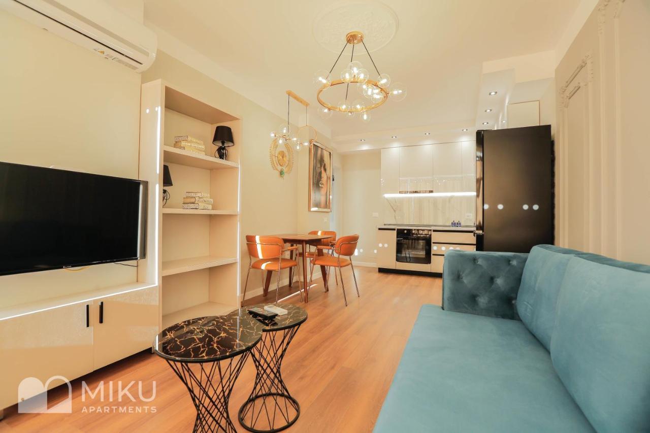 Miku Apartment Tirana Buitenkant foto