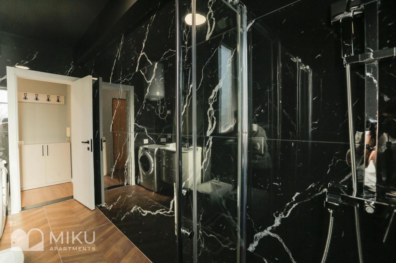 Miku Apartment Tirana Buitenkant foto