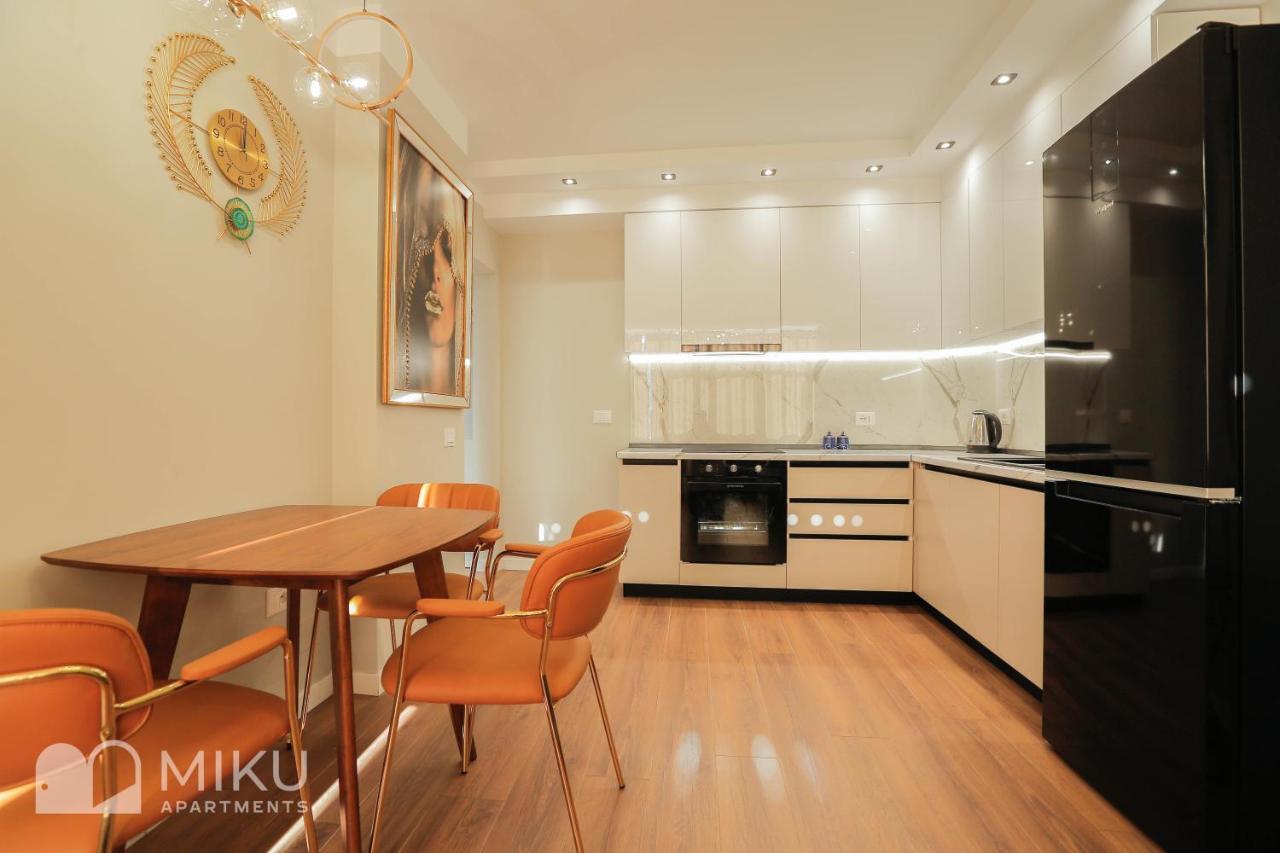 Miku Apartment Tirana Buitenkant foto